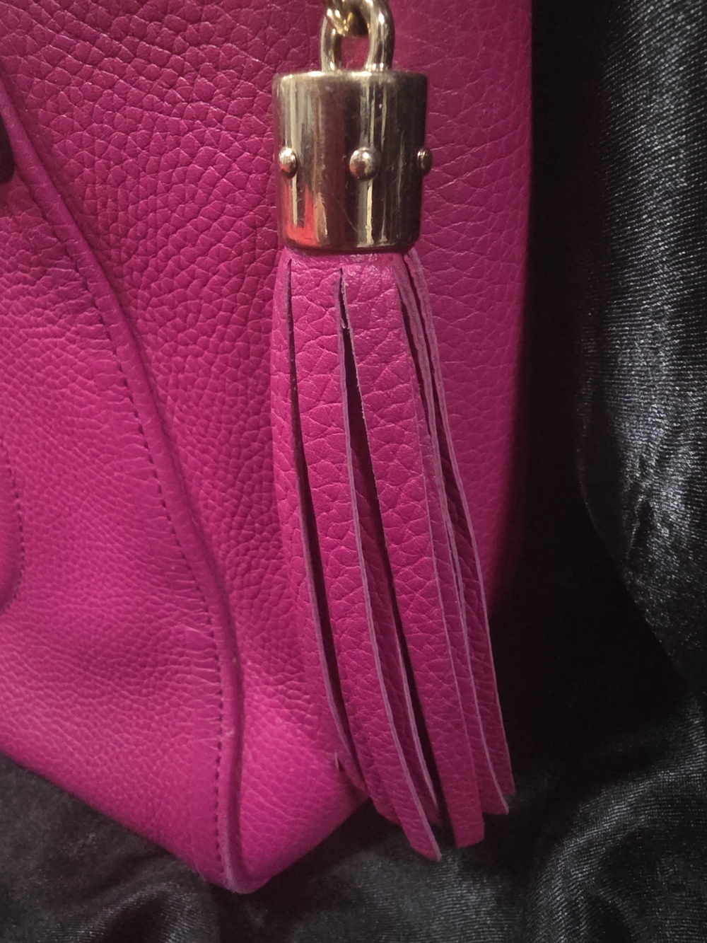 Gucci Pink Soho Pebbled Leather Tote with Tassel - Picture 5 of 16
